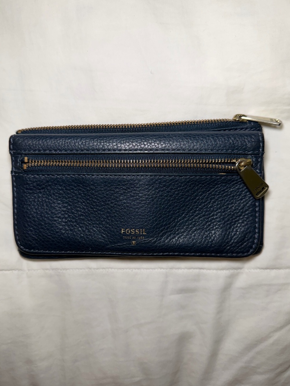 Fossil Pebbled Leather Zip Card Wallet in Navy
